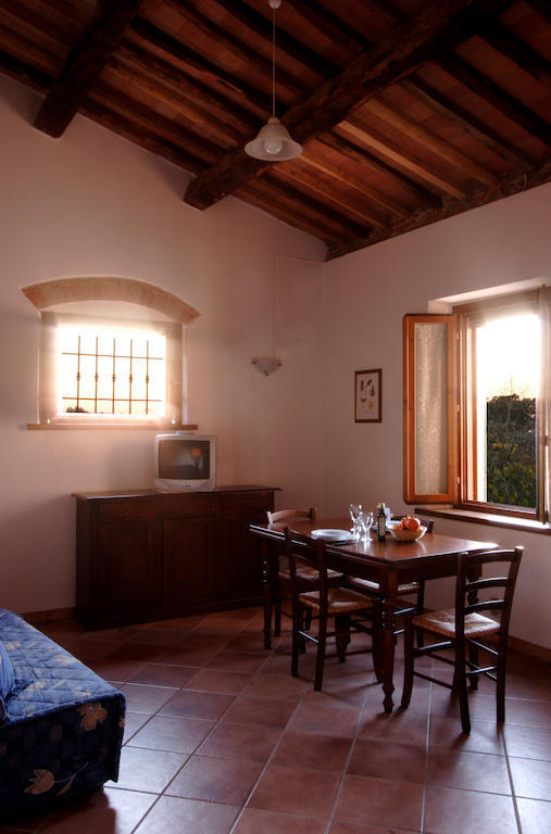 Agriturismo Quattro Pini 카스타니에토카르두치 객실 사진