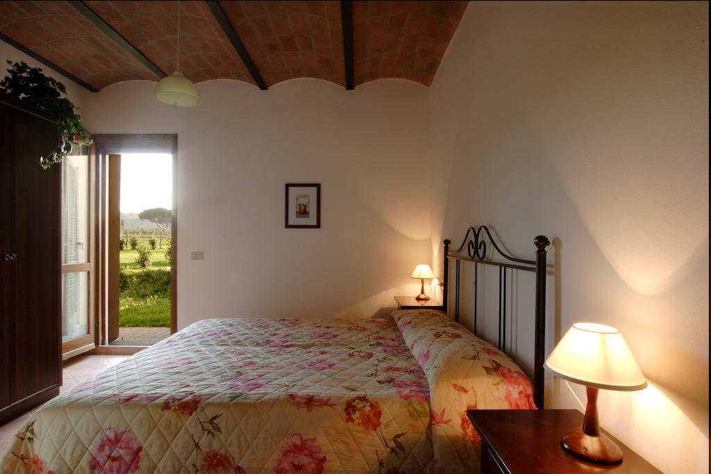 Agriturismo Quattro Pini 카스타니에토카르두치 외부 사진