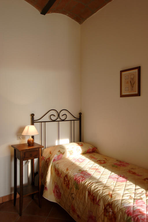Agriturismo Quattro Pini 카스타니에토카르두치 외부 사진